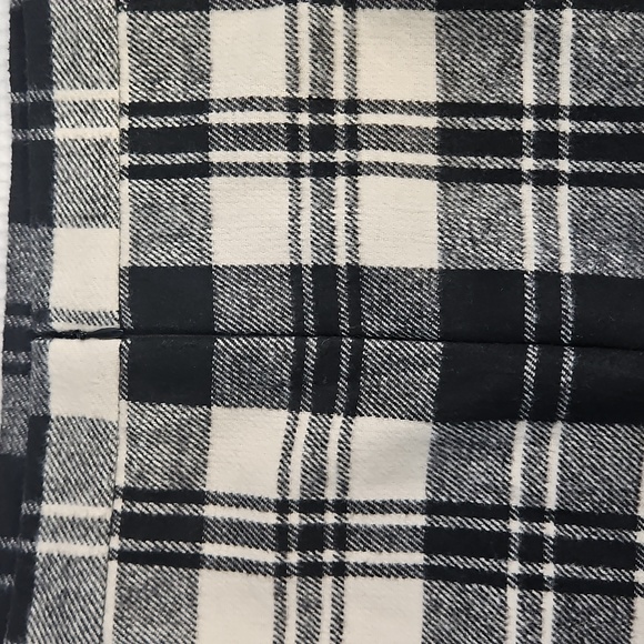 Antonio Melani Scarf Like Wrap Front W/Fringe Mini Skirt: Black/Cream Plaid: 18 - Picture 8 of 9